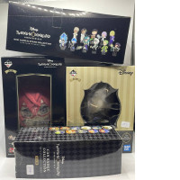 Gift set Twisted Wonderland of 2 plush toys and 2 Acrilyc stand sets