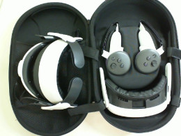 BOBOVR virtual reality glasses with two control panels, in a case, not new