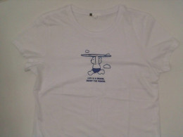 White T-Shirt (Size L) White T-Shirt (Size L)