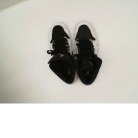 sneakers white black