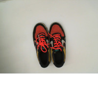 sports shoes  rad black