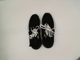 sports shoes black white sports shoes black white