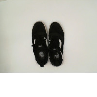 sneakers white black