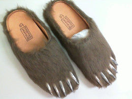 Men's closed slates with faux fur and claws Bravest Studios size 10