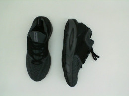 UNDER ARMOUR INTELLIKNIT SHOES  SIZE 7