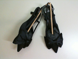 Women's shoes, black, low heels