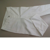 White capri pants for women