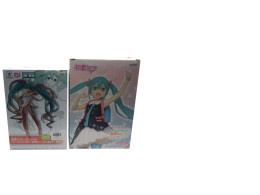 Set of 2 Japanese figures Hatsune Miku Set of 2 Japanese figures Hatsune Miku
