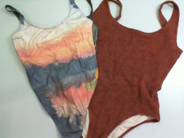 Set of 2 one-piece swimsuits
