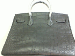 Women's leather bag, with long strap included