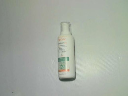 Eau thermale Avène Naturally softening, soothing and anti-irritating, Avène Thermal Spring Water is essential to the health of your skin, due to its balance of minerals and trace elements. Eau thermale Avène Naturally softening, soothing and anti-irritating, Avène Thermal Spring Water is essential to the health of your skin, due to its balance of minerals and trace elements.