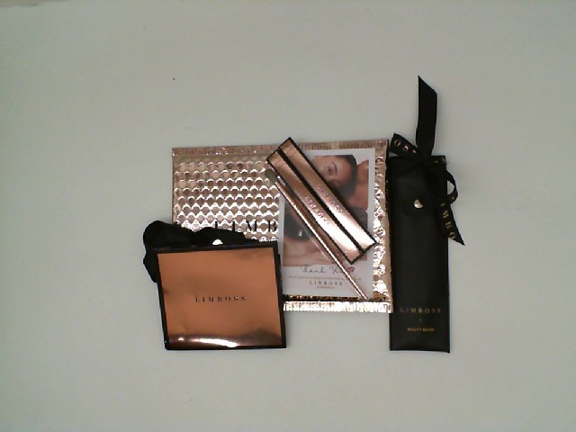 set of cosmetic gift (4pcs/set) set of cosmetic gift (4pcs/set)