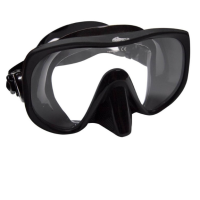 black diving mask 