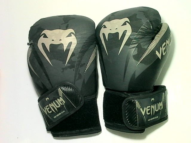 boxing gloves boxing gloves