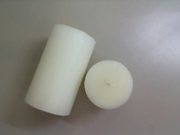 Set of 2 scented candles