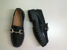 Women's closed shoes with high soles, size 37, black