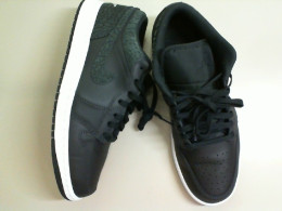 Men's sneakers, black, size 42