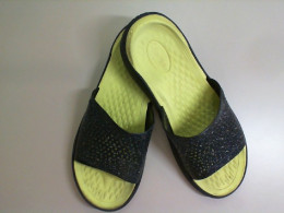 Men's flip flops, size 42