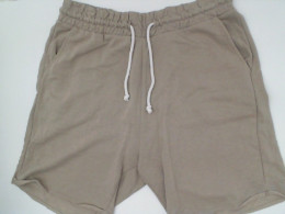 green shorts H&M size M