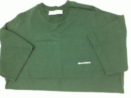 black shirt about:blank size L black shirt about:blank size L