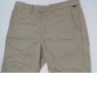 aream shorts vans size L