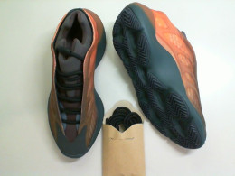 Men's sneakers, dark brown + black laces