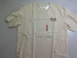 Beige T-shirt with pocket size L Beige T-shirt with pocket size L