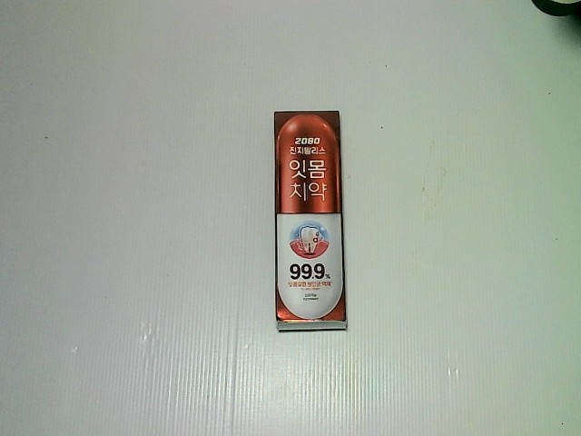 toothpaste toothpaste