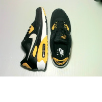 Nike shoes black-orange Nike shoes black-orange