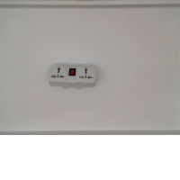 plug white color