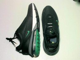 Nike shoes black-green