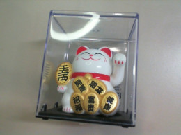 Chinese cat for good luck, souvenir Chinese cat for good luck, souvenir