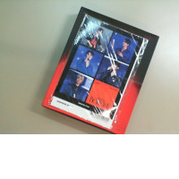 Be the sun Book with photos of a Korean music group + CD