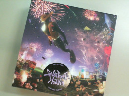 SEVENTEEN Album with photos of a Korean music group + CD