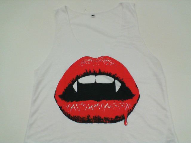 white tank top with red pattrn size M white tank top with red pattrn size M