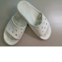 Rubber flip-flops, white