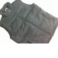 Black warm vest with zipper