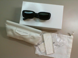 Glasses with leather frames, in gift box + white case