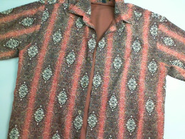 Men's shirt with short sleeves, button-down, ornament