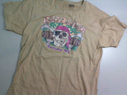 Brown T-shirt with a skull pattern Brown T-shirt with a skull pattern