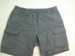 Gray men's shorts, with pockets Gray men's shorts, with pockets