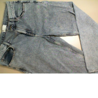 Blue jeans, loose fit