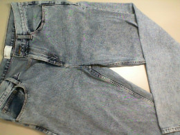 Blue jeans, loose fit