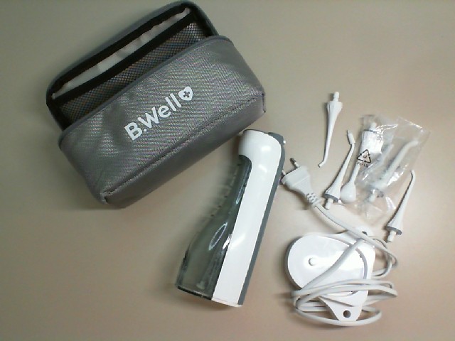 Arigator for cleaning the oral cavity + set of B.WELL attachments Arigator for cleaning the oral cavity + set of B.WELL attachments