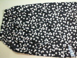 Light summer skirt, black with flowers