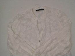 ZARA whute long-sleeved shirt with pattern Size L