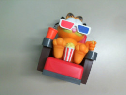 Garfield cat figurine