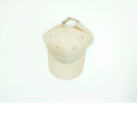 Beige cap with ZeeNuNew Be Closer print