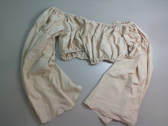 Women's short blouse with long sleeves Women's short blouse with long sleeves