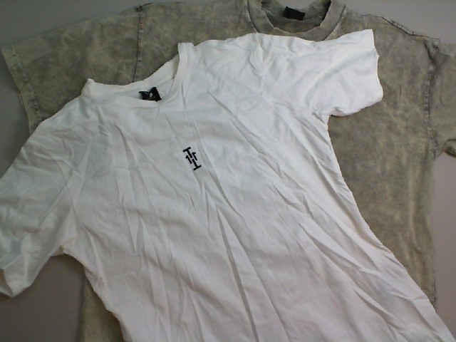 Set of 2 T-shirts, white + green Set of 2 T-shirts, white + green